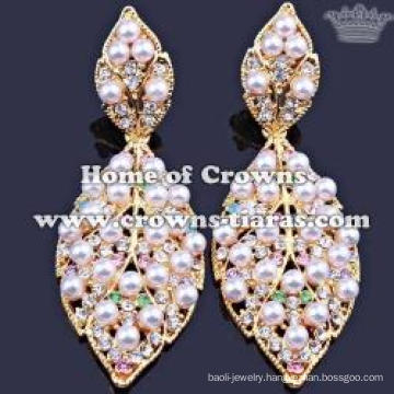 Crystal Pearl Earrings In Leaf Shaped With Gold Plated